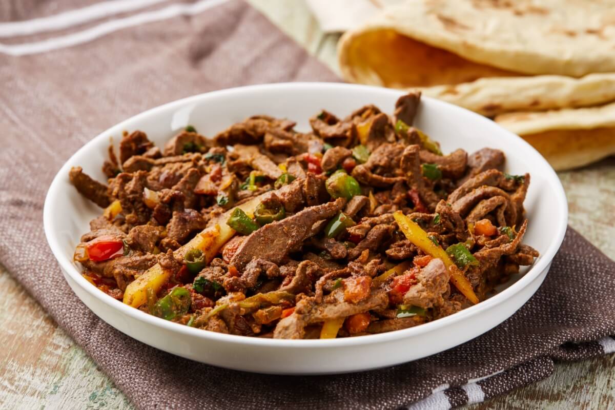 3 receitas rápidas com fígado para renovar o jantar - Imagem do artigo