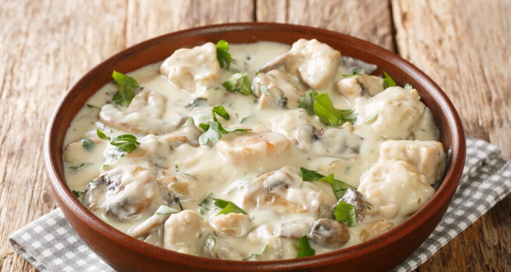 Receitas de frango ao molho: 8 opções práticas - Imagem do artigo