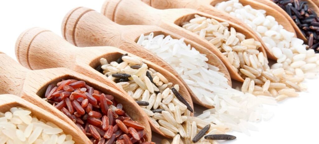 Lavar o arroz: entenda por que a etapa faz diferença - Imagem do artigo