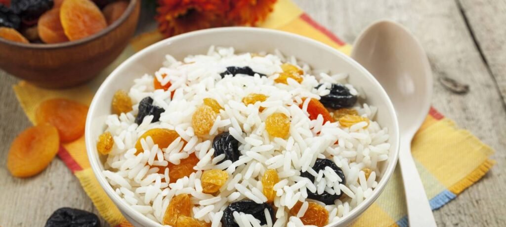 Arroz natalino: receita econômica serve até 8 pessoas - Imagem do artigo