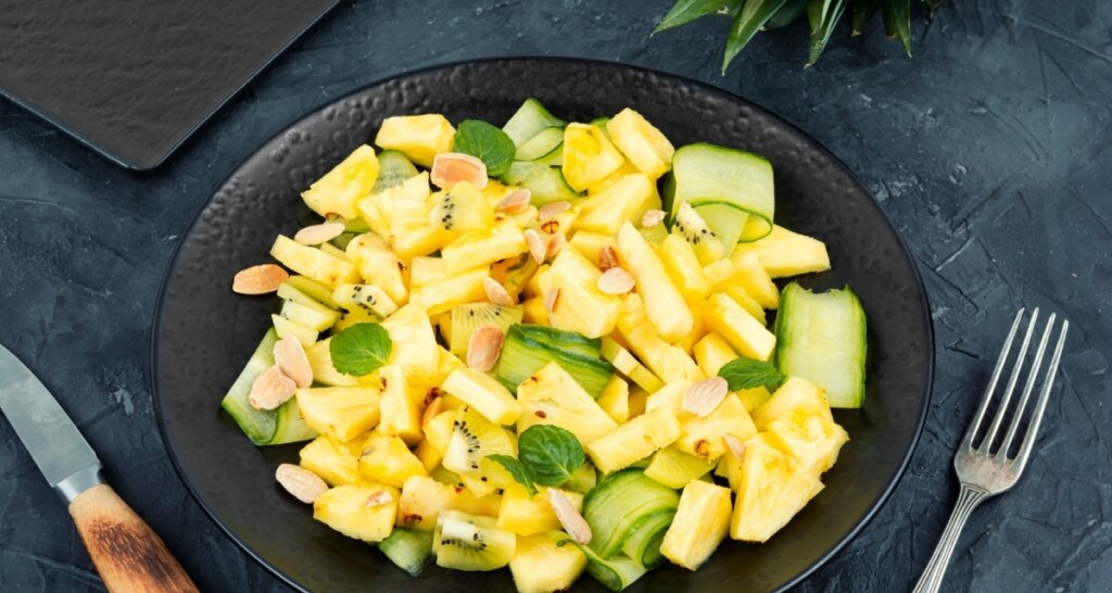 Saladas contra inchaço: 7 receitas leves e diuréticas - Imagem do artigo