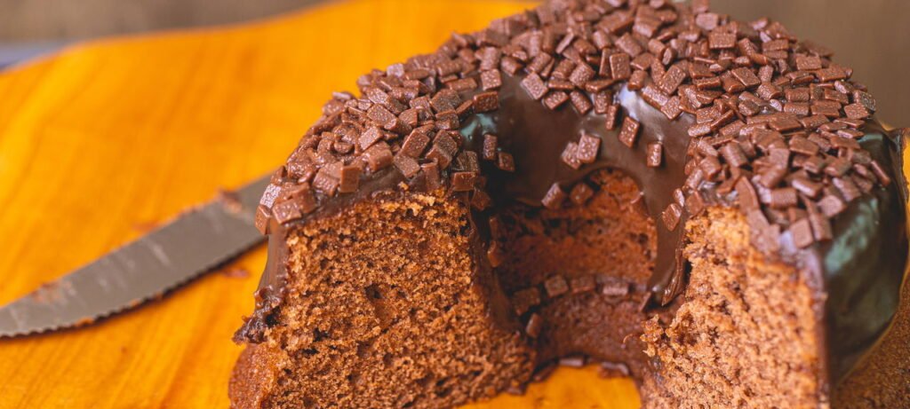 Bolo choconinho quente: sobremesa cremosa em 3 passos - Imagem do artigo