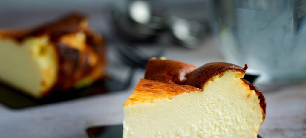 Bolo com recheio que assa junto: passo fofo e cremoso - Imagem do artigo