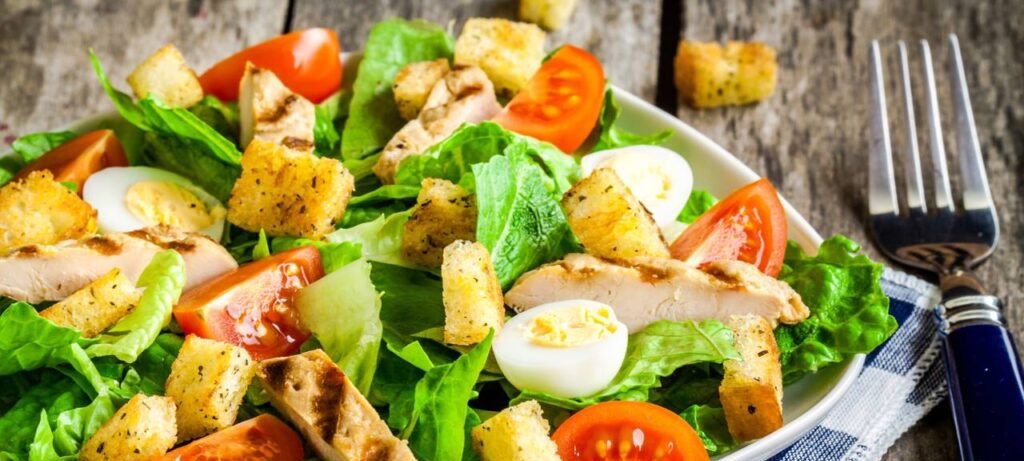 Salada de verão leve: receita barata que sustenta - Imagem do artigo