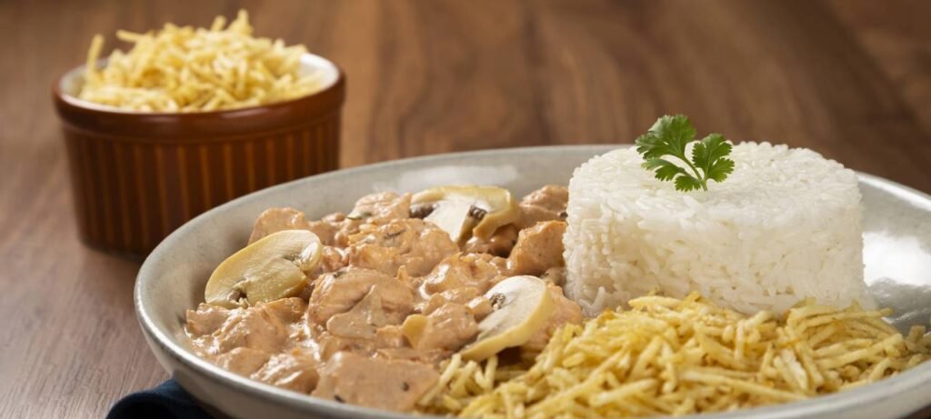 Estrogonofe de carne: receita fácil com molho cremoso - Imagem do artigo