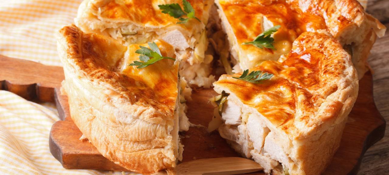 Empadão de frango cremoso: receita simples e clássica - Imagem do artigo