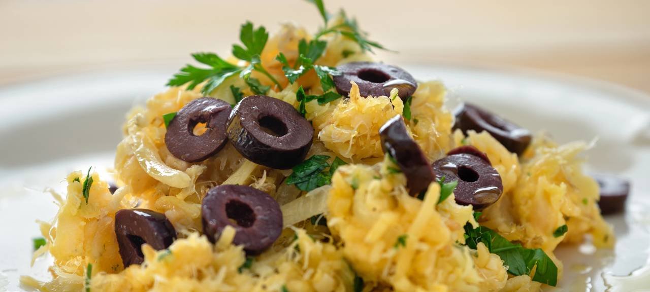 Bacalhau à portuguesa: receita prática para datas especiais - Imagem do artigo