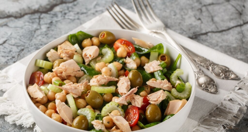 Receitas com grão-de-bico: 5 opções leves para o almoço - Imagem do artigo