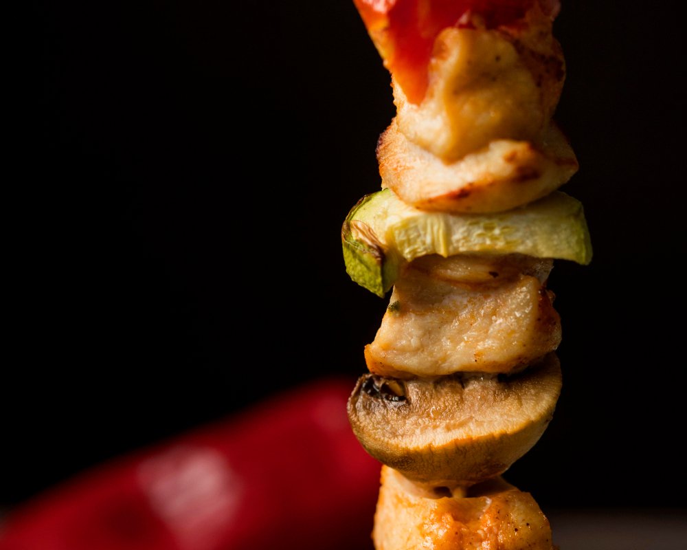 Peixe no espeto: aprenda receita simples com farofa - Imagem do artigo