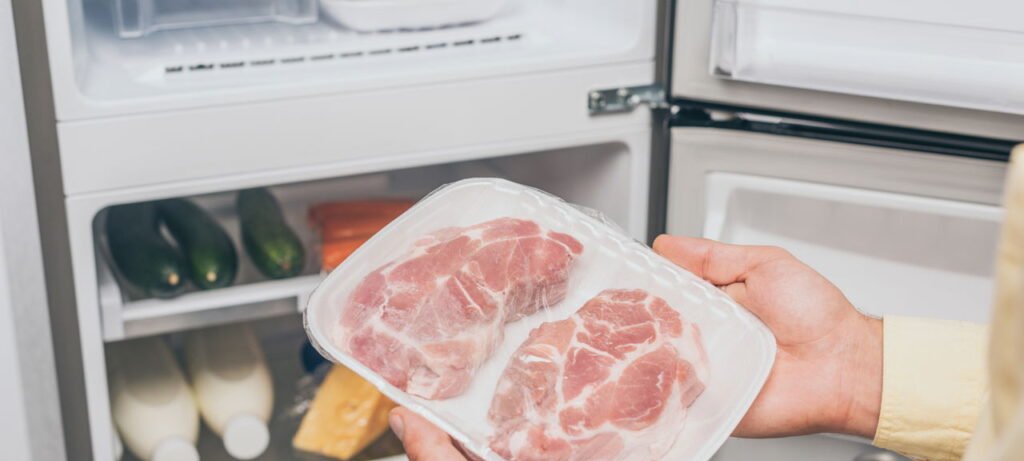 Amaciar carne: técnicas simples de preparo e descanso - Imagem do artigo