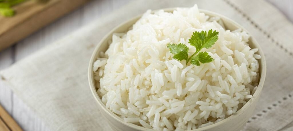 Arroz branco soltinho: técnica infalível dos restaurantes - Imagem do artigo